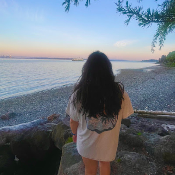 Meet your Posher, Alexandra - Picture 1 of 1